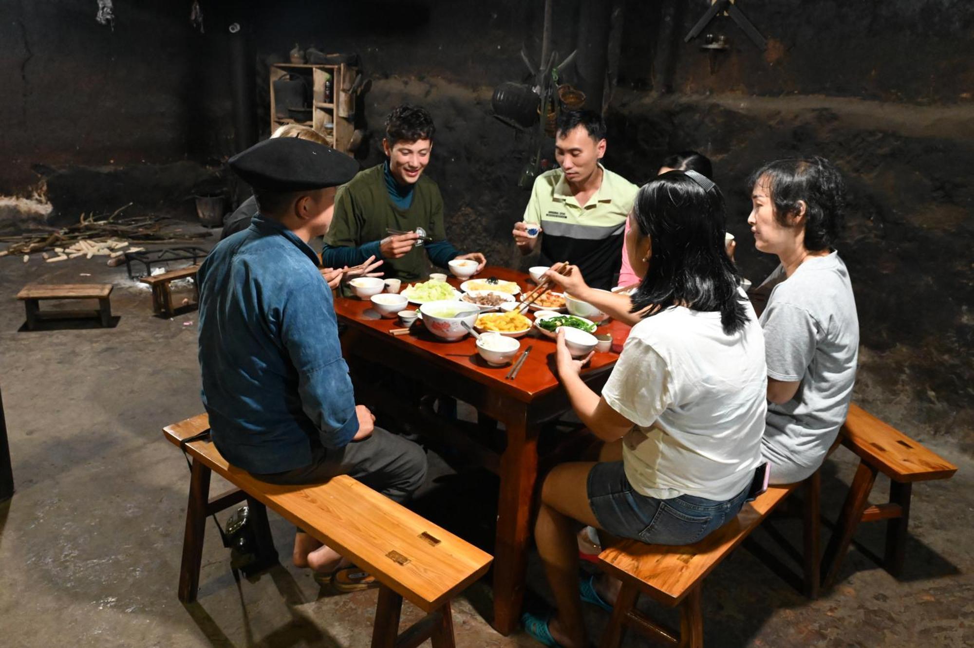 Nha Co Lao Xa Homestay Hmong & Bungalow Air Conditioner Dong Van  Exterior foto